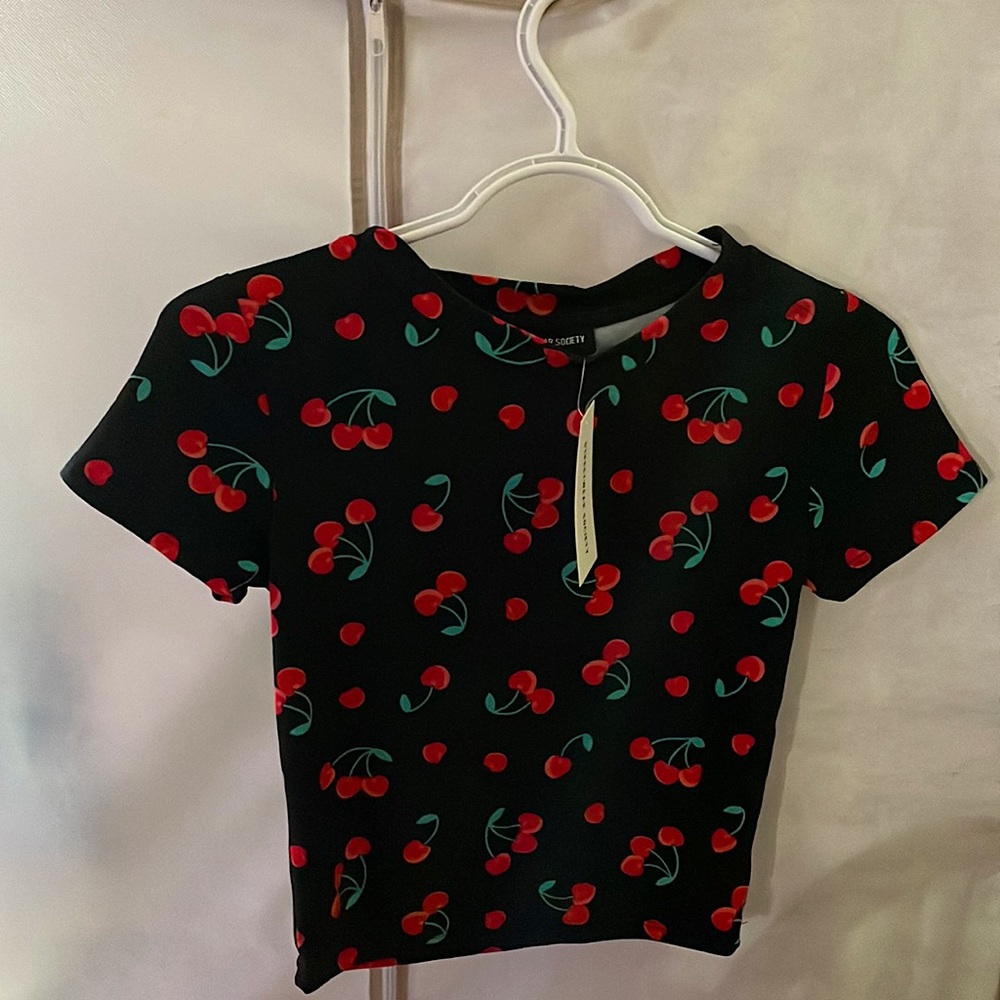 Streetwear Society Cherry Crop-Top Shirt
